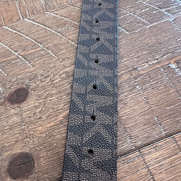 Michael Kors Black/Brown Leather Belt with Gold MK Buckle “reversible” - Picture 5 of 7